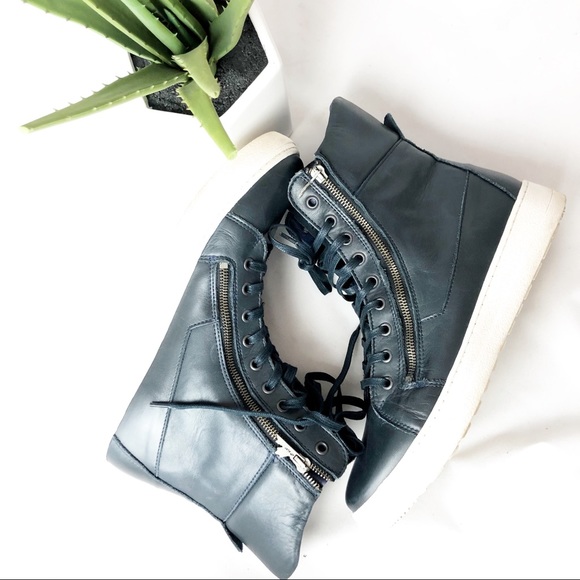 Pajar Canada -Rebel Side Zip High Top Sneakers. - Picture 5 of 8